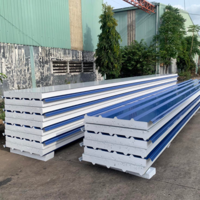 Đặt tôn ở nơi khô ráo, thoáng mát, có mái che, tránh ánh nắng trực tiếp và mưa gió.