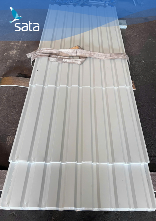 Tôn màu trắng sữa
