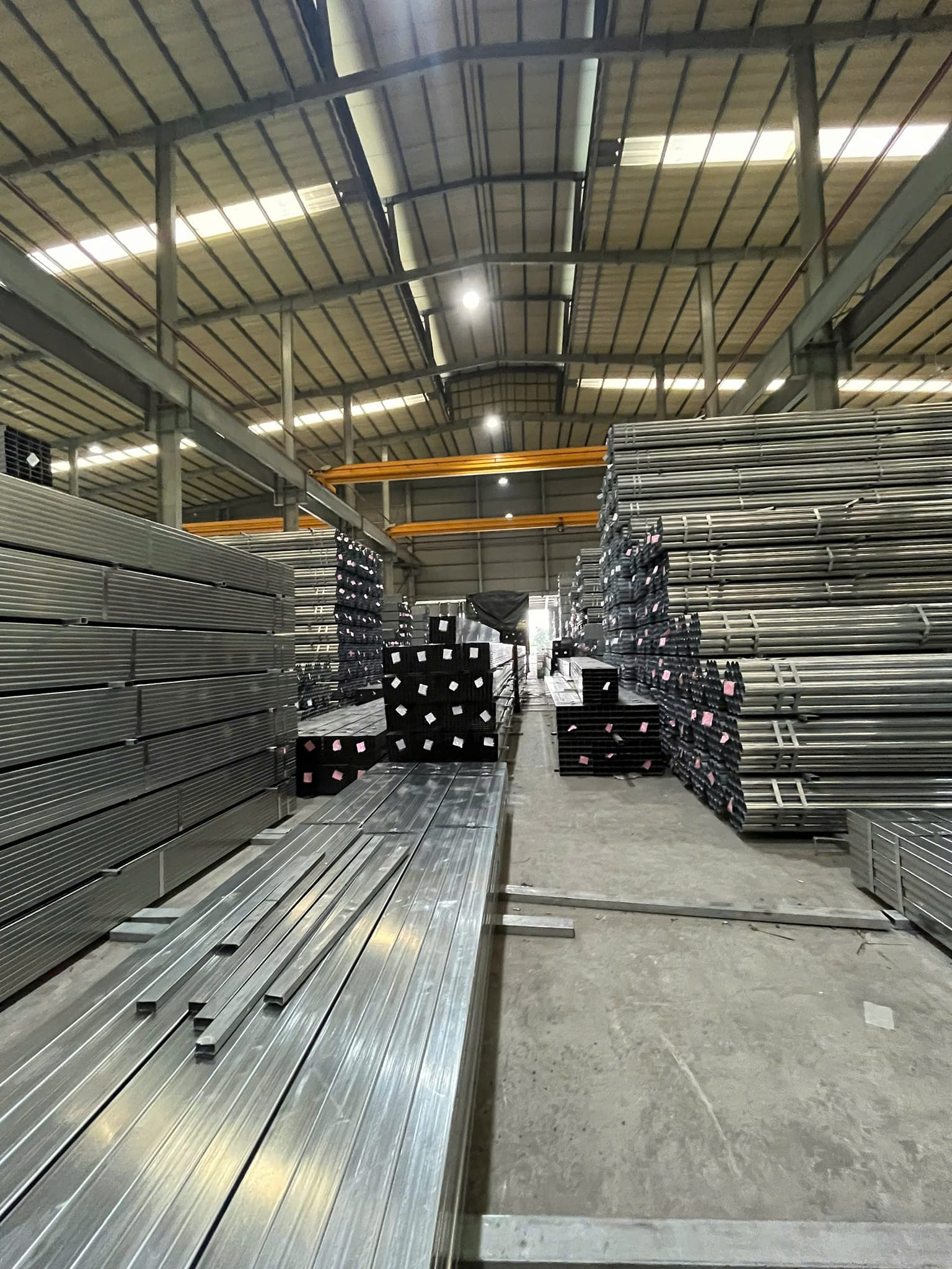 Giá Sắt hộp Nam Kim Giá Sắt hộp Nam Kim