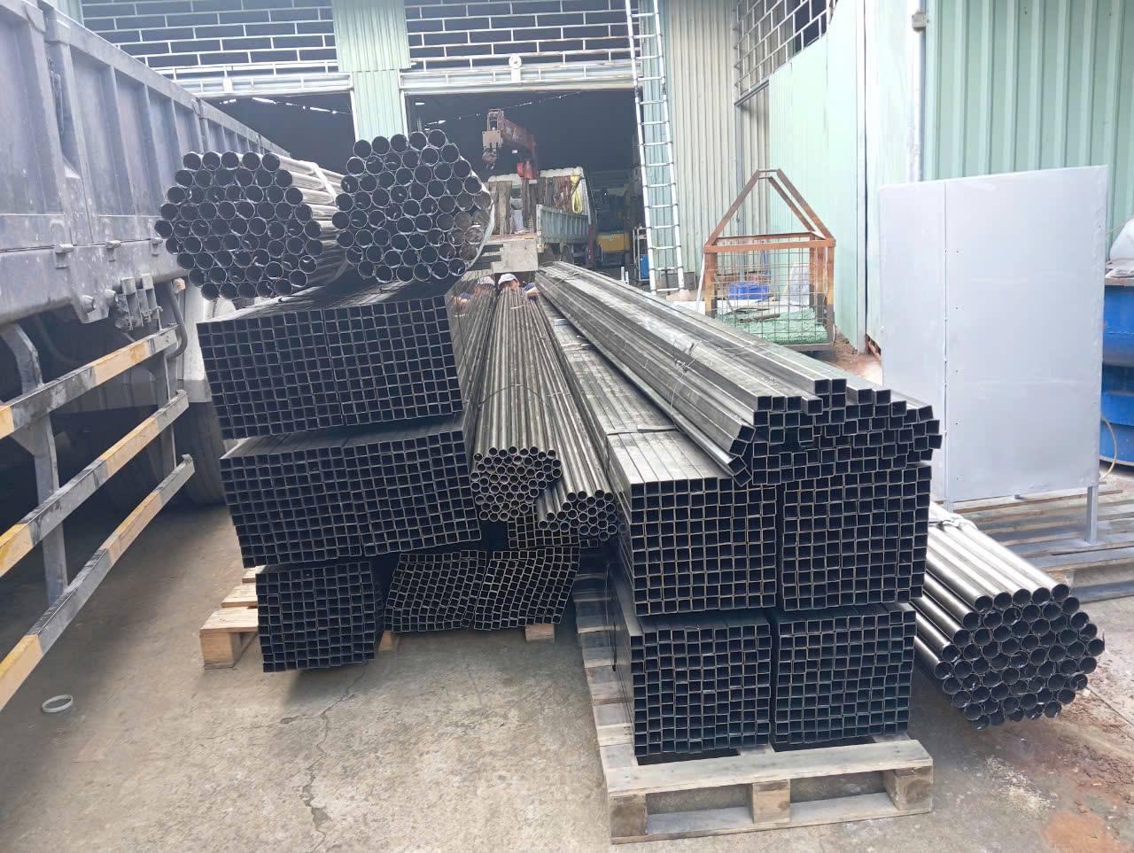 Sắt hộp 20x20 mạ kẽm và sắt hộp 20x20 đen