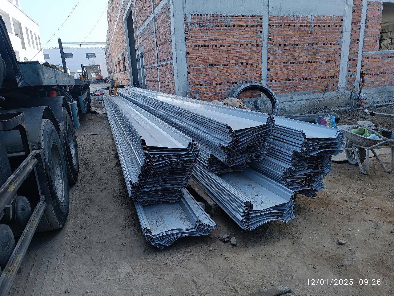 Sử dụng tôn mang lại lợi ích gì cho công trình?