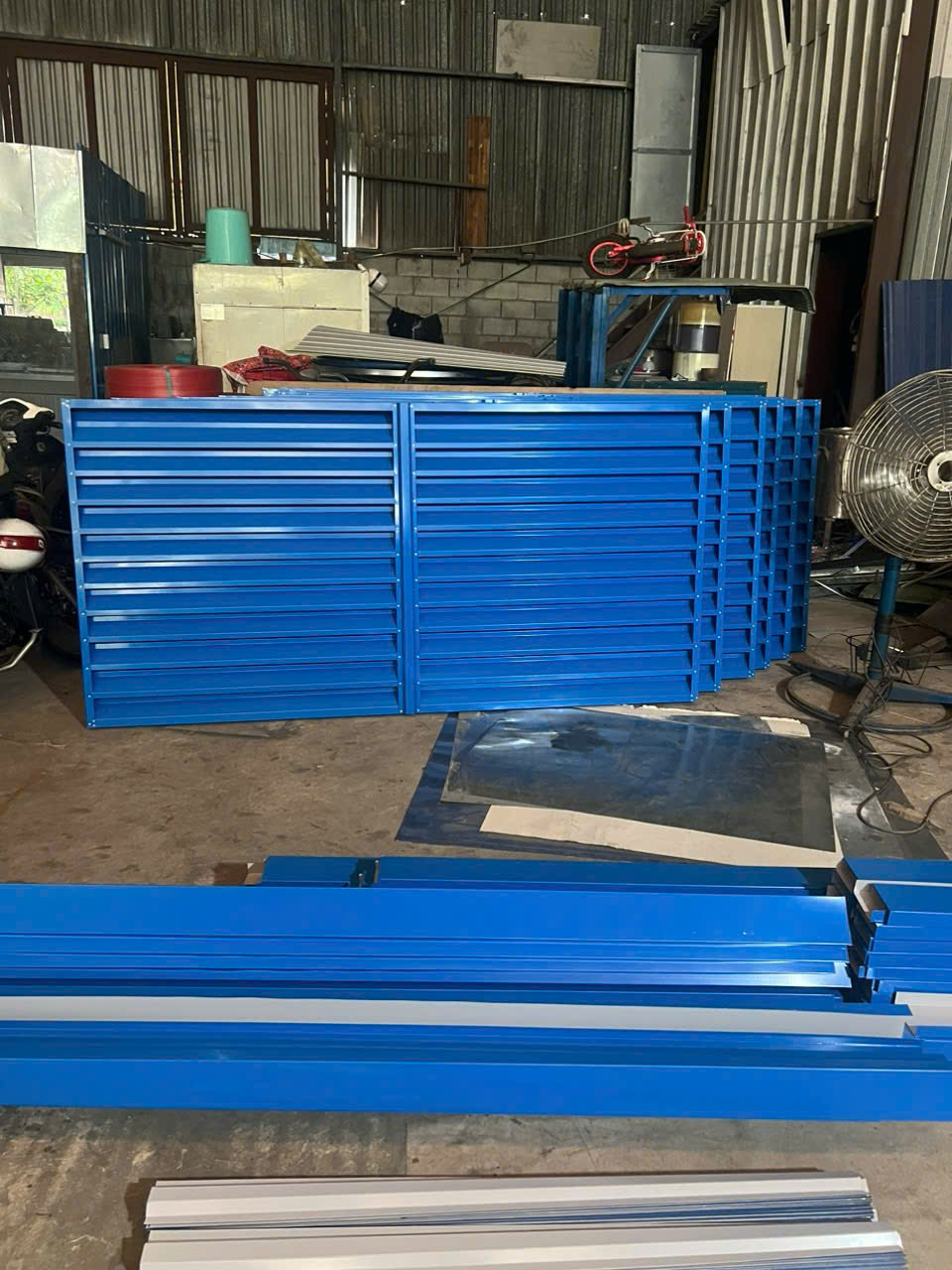 Cửa Chớp Nhôm tại Sắt Thép SATA