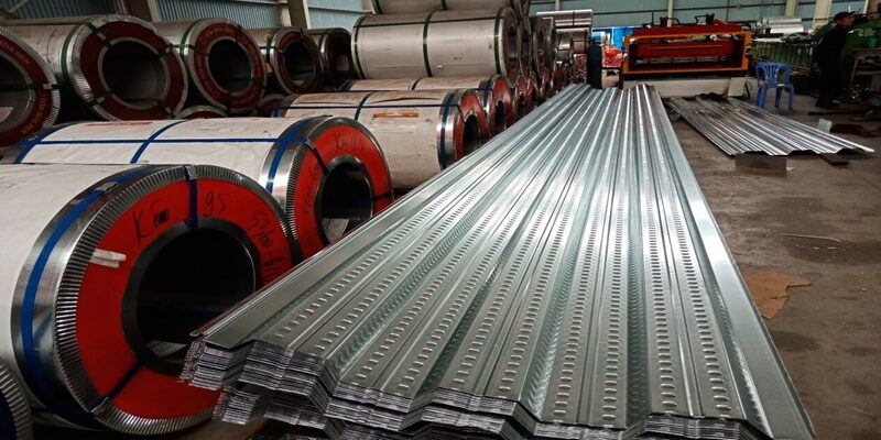 Tôn đổ sàn được sản xuất từ nhiều thương hiệu khác nhau