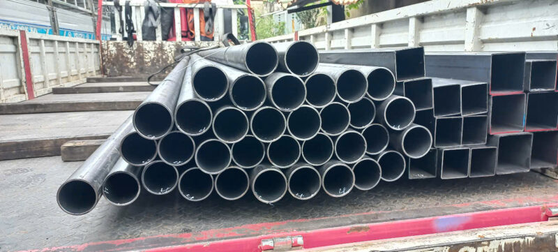 Tránh để thép ống đen tiếp xúc trực tiếp với nước mưa, độ ẩm cao, hóa chất ăn mòn.