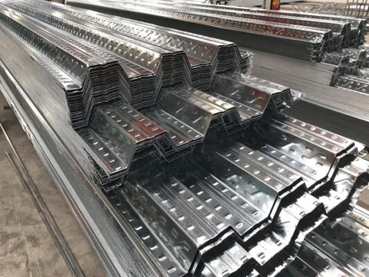 Nên tham khảo giá tại nhiều thời điểm khác nhau và từ nhiều nhà cung cấp để có mức giá tốt nhất.