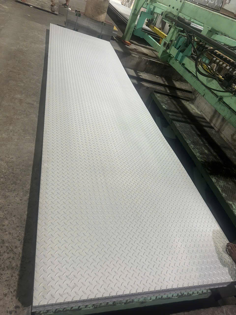 tấm gân chống trượt 1