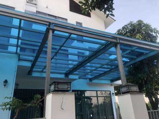 Mái che lối đi, khu vui chơi ngoài trời, khu nghỉ dưỡng.