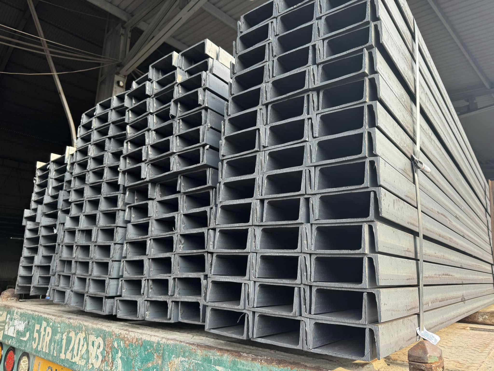 h13 sắt u8