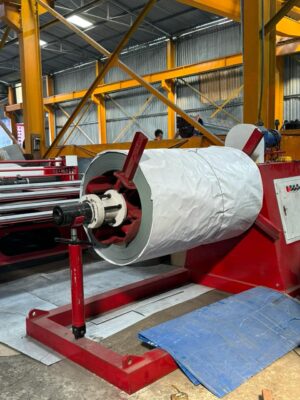 Chọn tôn lợp mái không chỉ là vấn đề kỹ thuật mà còn là yếu tố quyết định đến thẩm mỹ, độ bền, khả năng cách nhiệt và giá trị ngôi nhà