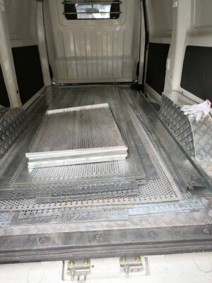 Xếp Tôn lỗ dày 1mm - 0.5mm ở nơi khô ráo, thoáng mát, tránh ánh nắng trực tiếp và mưa tạt.