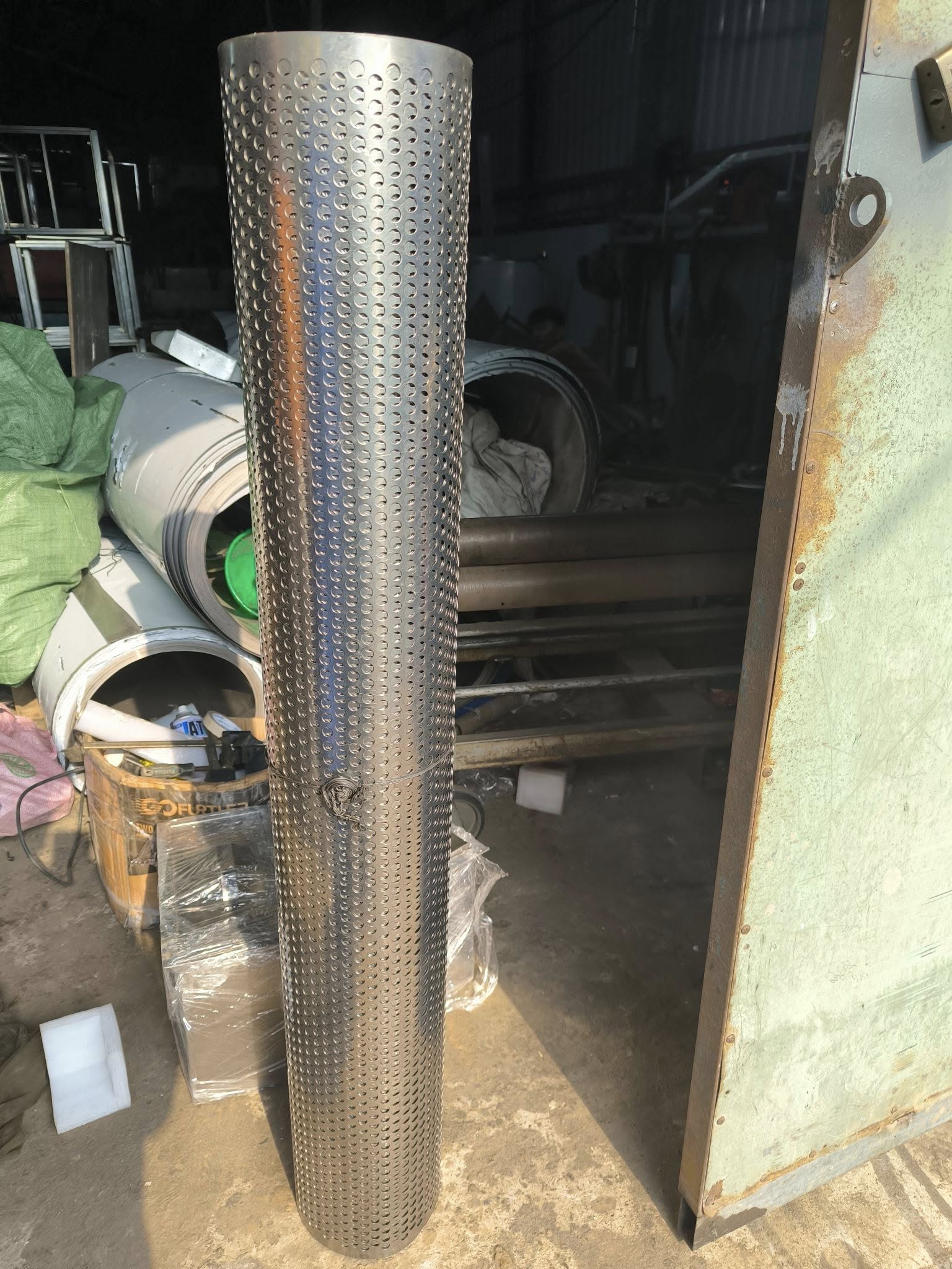 Tôn lỗ mạ kẽm Tôn lỗ mạ kẽm